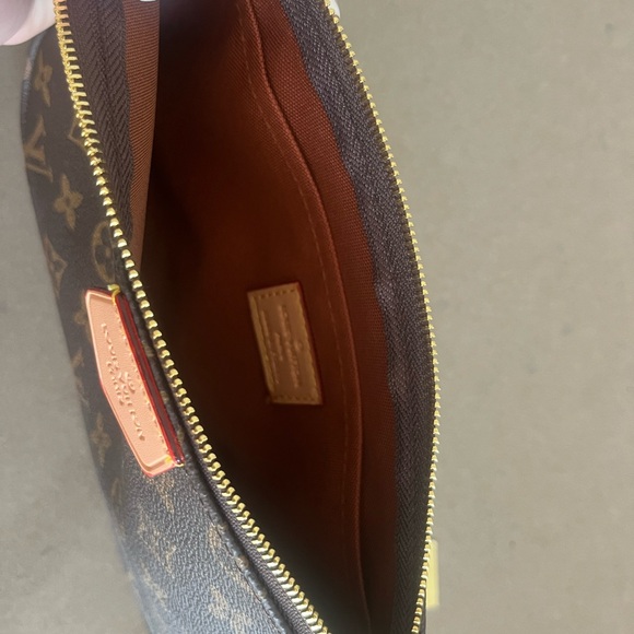 purse - Picture 2 of 2